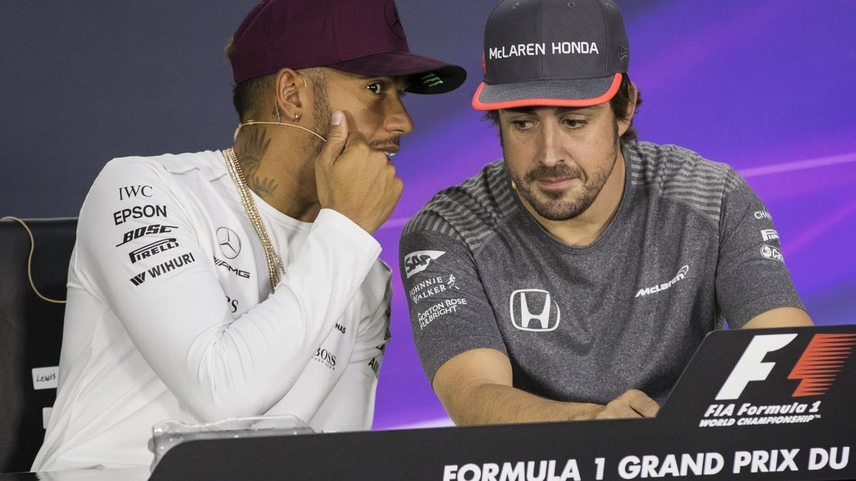 La broma de David Bisbal a Fernando Alonso con Lewis Hamilton de cómplice