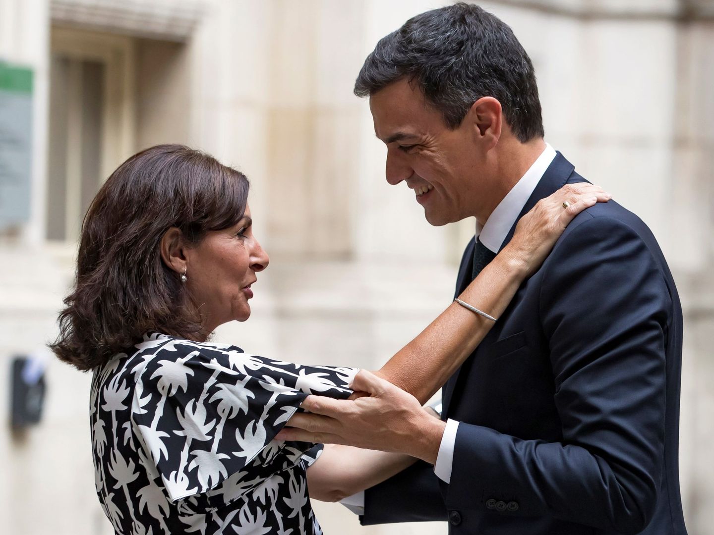 Anne Hidalgo, recibiendo a Pedro Sánchez en París en 2018. (EFE)