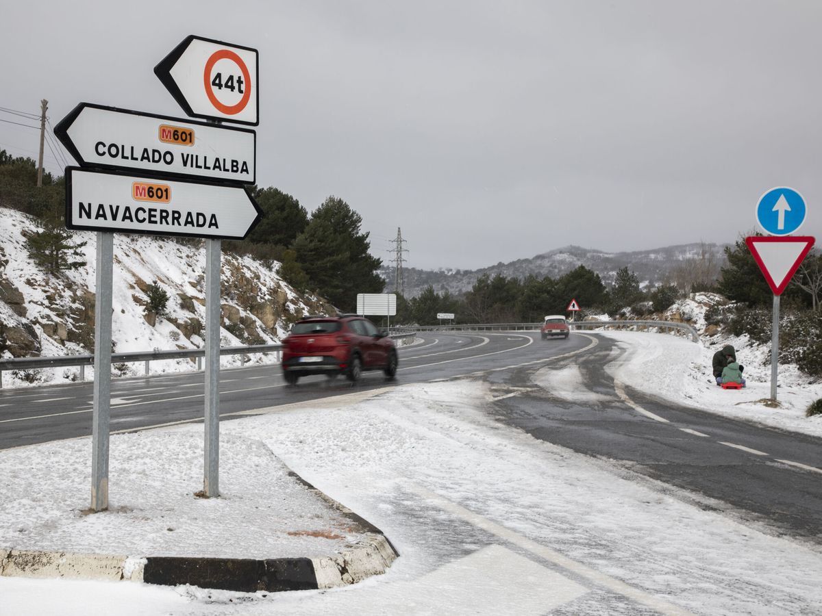 Foto: Este fin de semana nieva en la sierra de Madrid. (Europa Press/Rafael Bastante)
