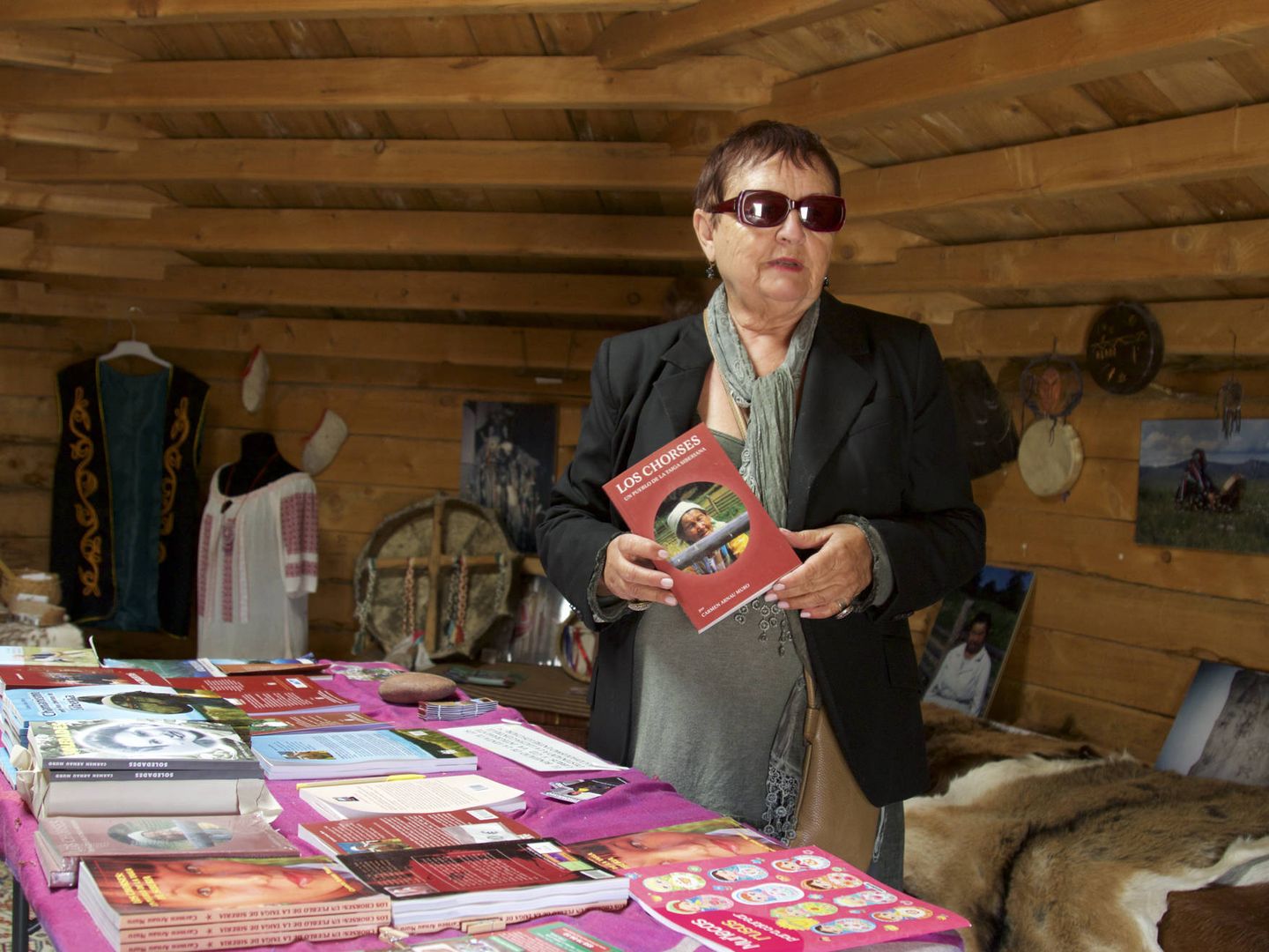 Carmen ha autoeditado varios libros sobre Siberia y sus tribus.