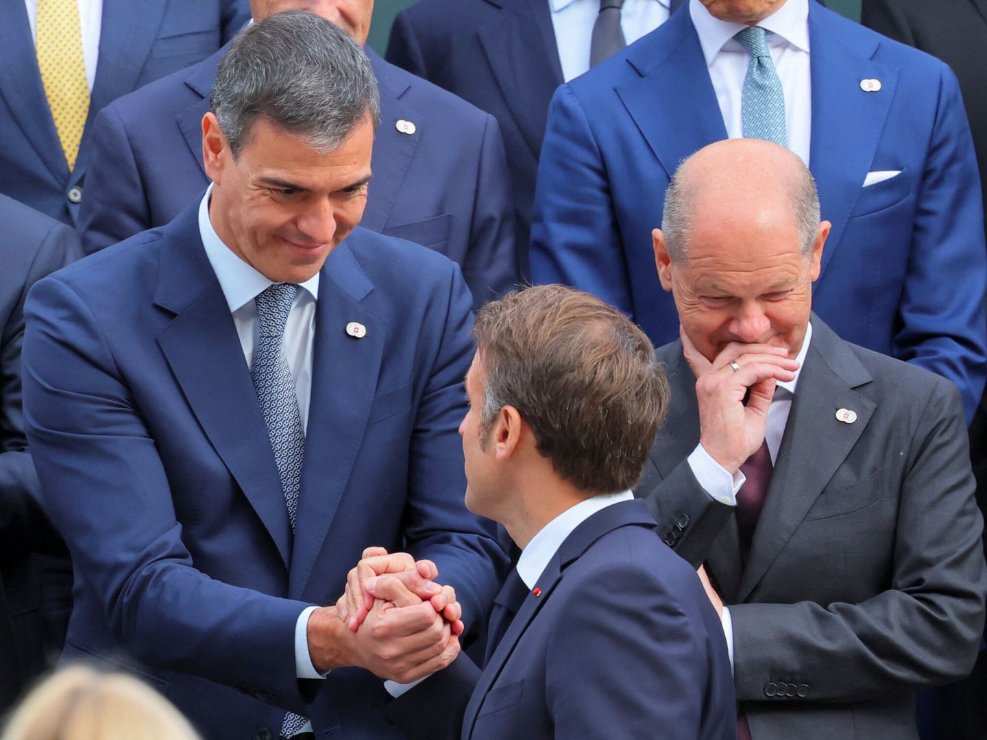 Macron junto con Sánchez y Scholz. (Reuters)