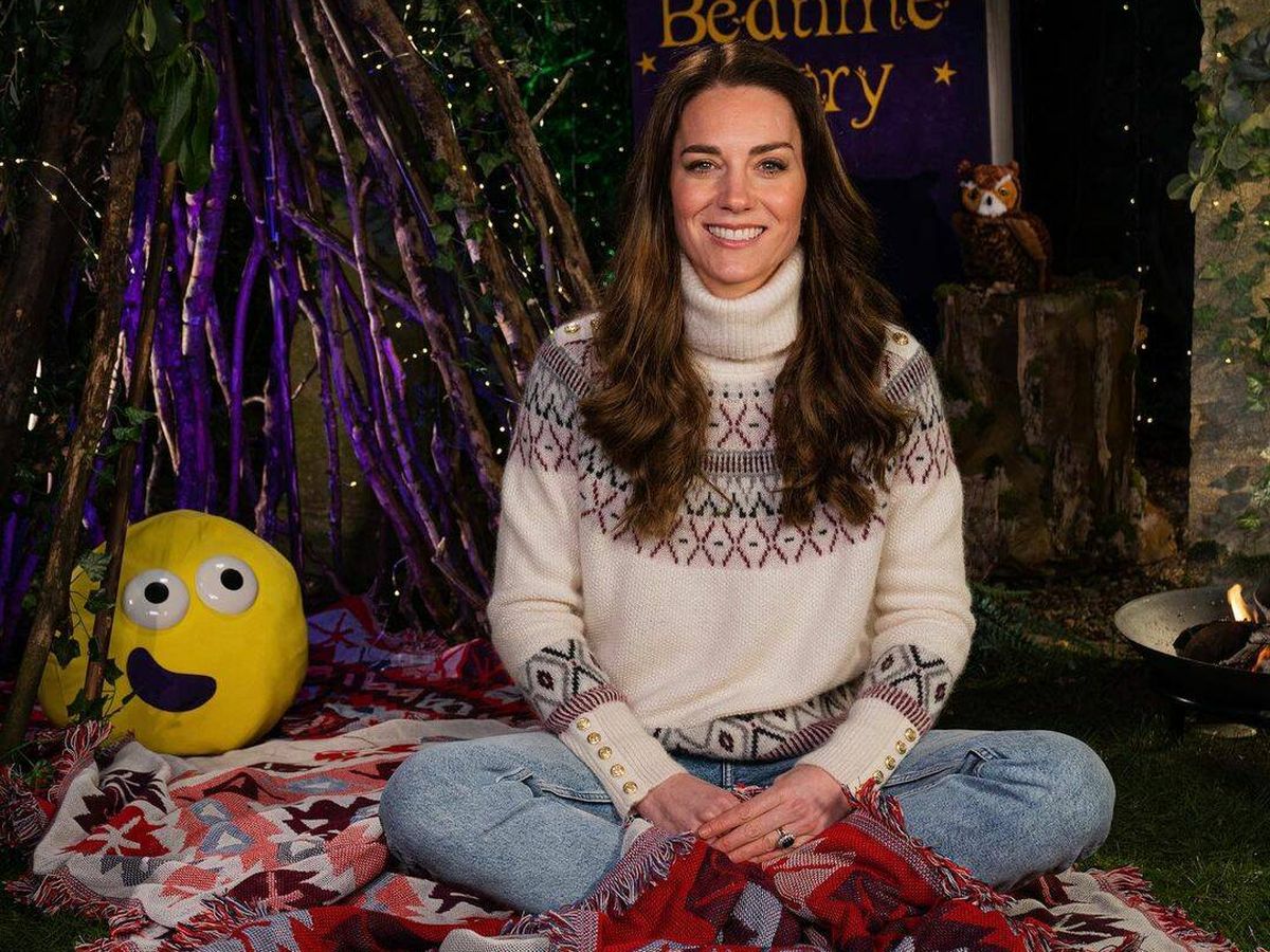 Foto: Kate Middleton, en la BBC contando un cuento a los niños. (IG)
