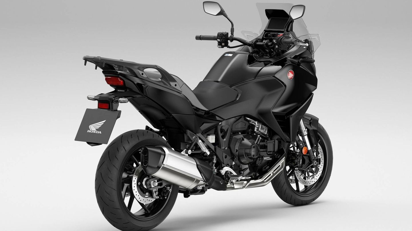 En lleno, la nueva moto de Honda pesa 248 kilos si equipa el cambio DCT, y 10 kilos menos con el cambio manual.