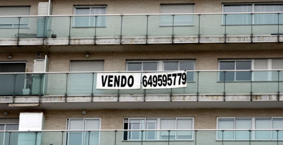 Foto: Santander estima que el precio de la vivienda ha caído un 50% en la costa y un 30% en las ciudades