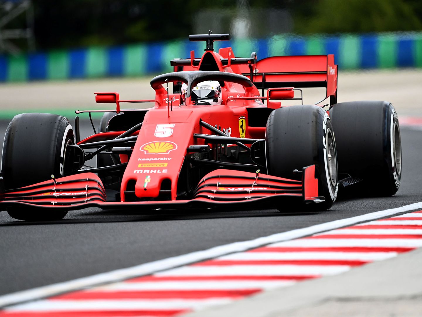 Sebastian Vettel durante los entrenamientos del GP de Hungría. (Reuters)