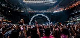 Post de La reacción viral de unas chicas al ver a Amaia Montero en el concierto de Karol G: más de 8.000 'me gustas' y subiendo