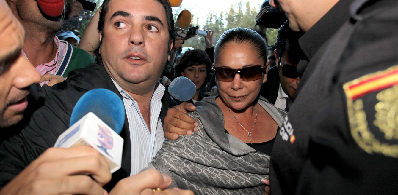 Isabel Pantoja, en el juicio del caso Malaya, en 2010 en Málaga. (Getty)