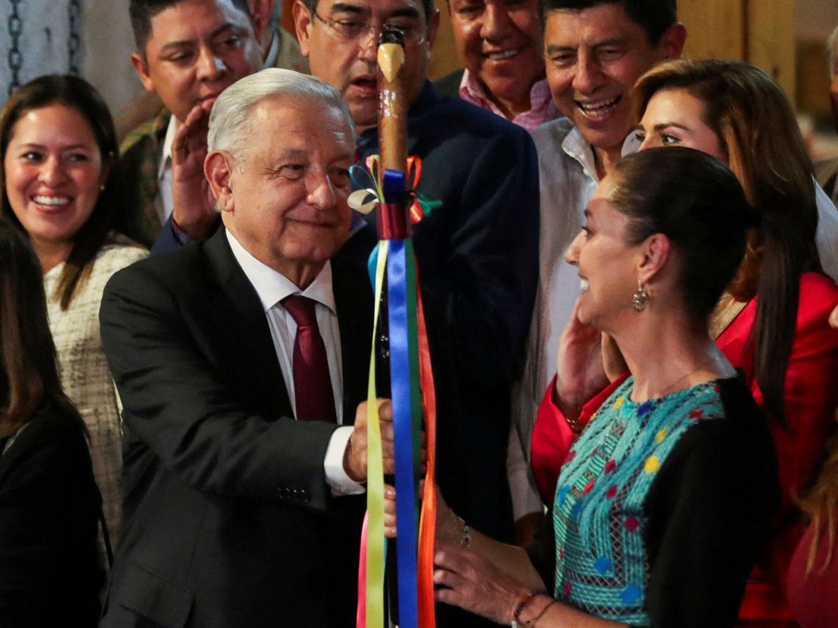Foto: El presidente de México, Andrés Manuel López Obrador, junto a la presidenta electa, Claudia Sheinbaum. (Reuters/Henry Romero)
