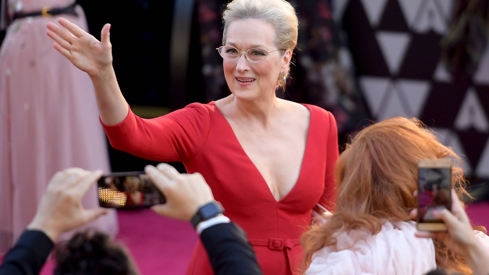 Foto: Meryl Streep, saludando en los Oscar. (Getty)