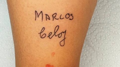 Una nieta se tatúa el nombre de sus abuelos y su emotiva reacción se hace viral