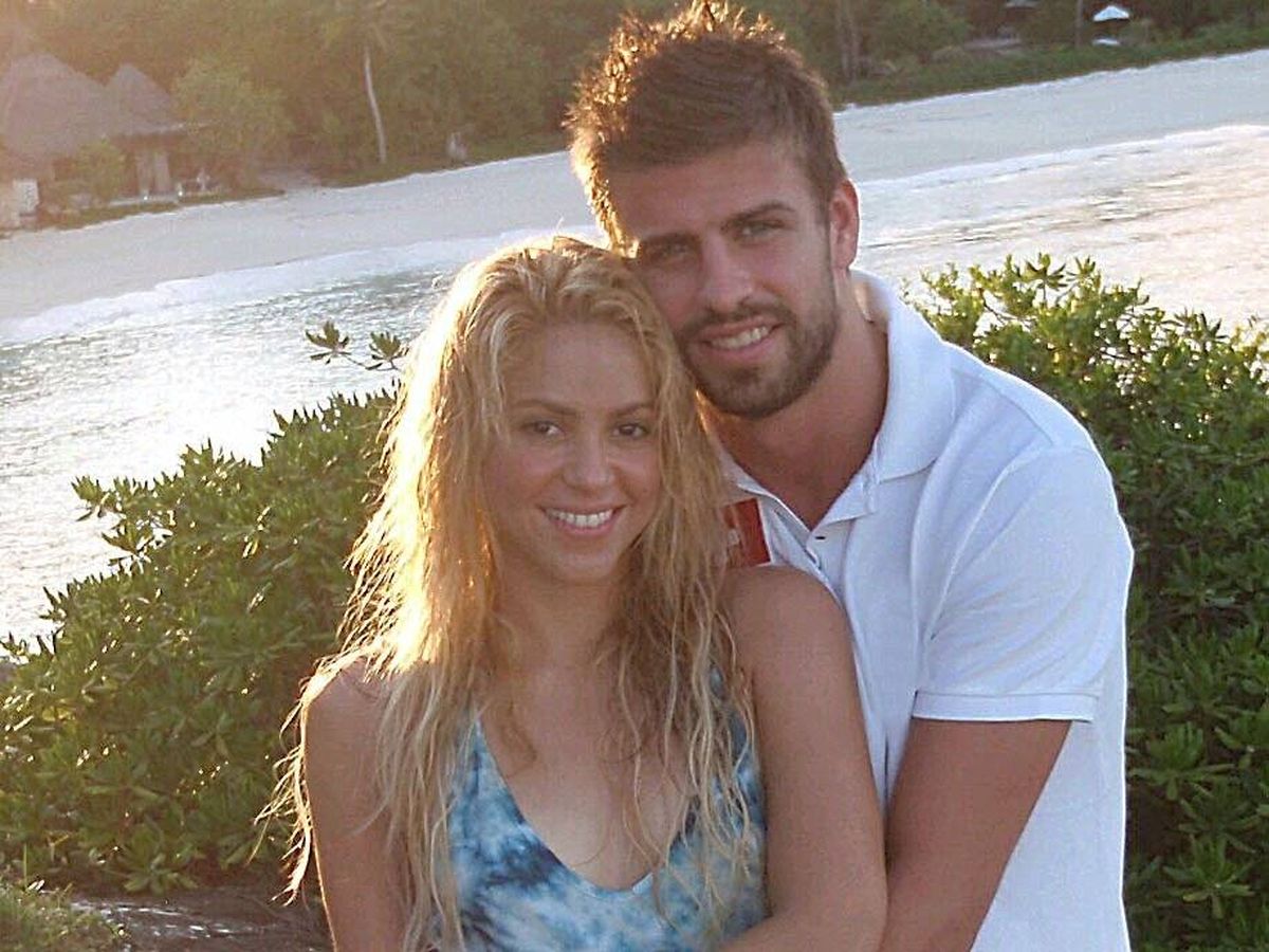 Foto: La imagen de Twitter con la que Shakira presentó a Piqué como su novio. (Cordon Press)
