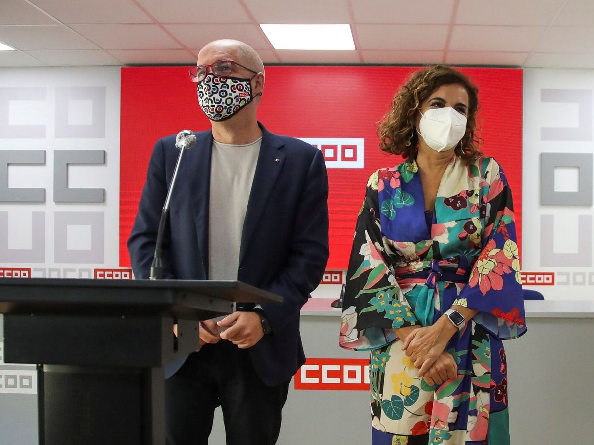 Foto: El secretario general de CCOO, Unai Sordo, y la ministra de Hacienda, María Jesús Montero. (EFE/David Fernández)