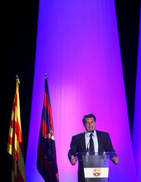 Foto: Laporta celebra su última asamblea en el Barcelona nombrando el catalán como lengua oficial del club
