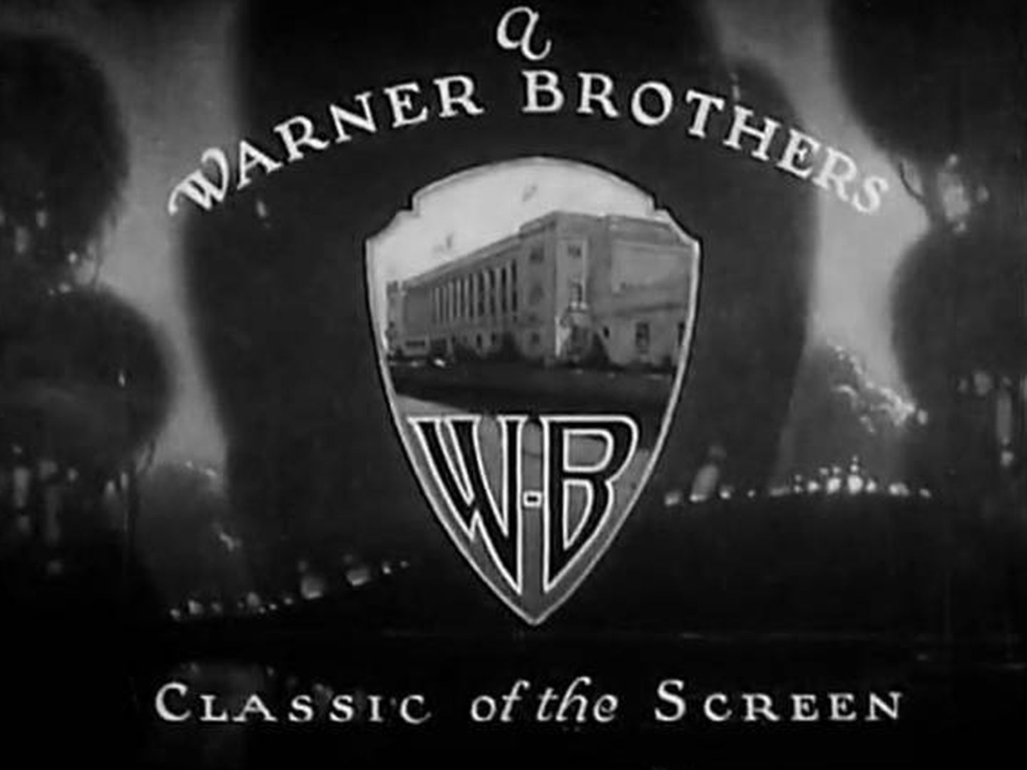 Captura de pantalla con el logo de la compañía y el cine al fondo.
