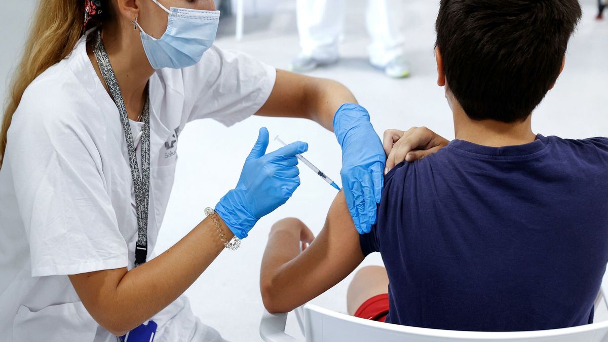 Empieza la criba de voluntarios para el ensayo de la primera vacuna española