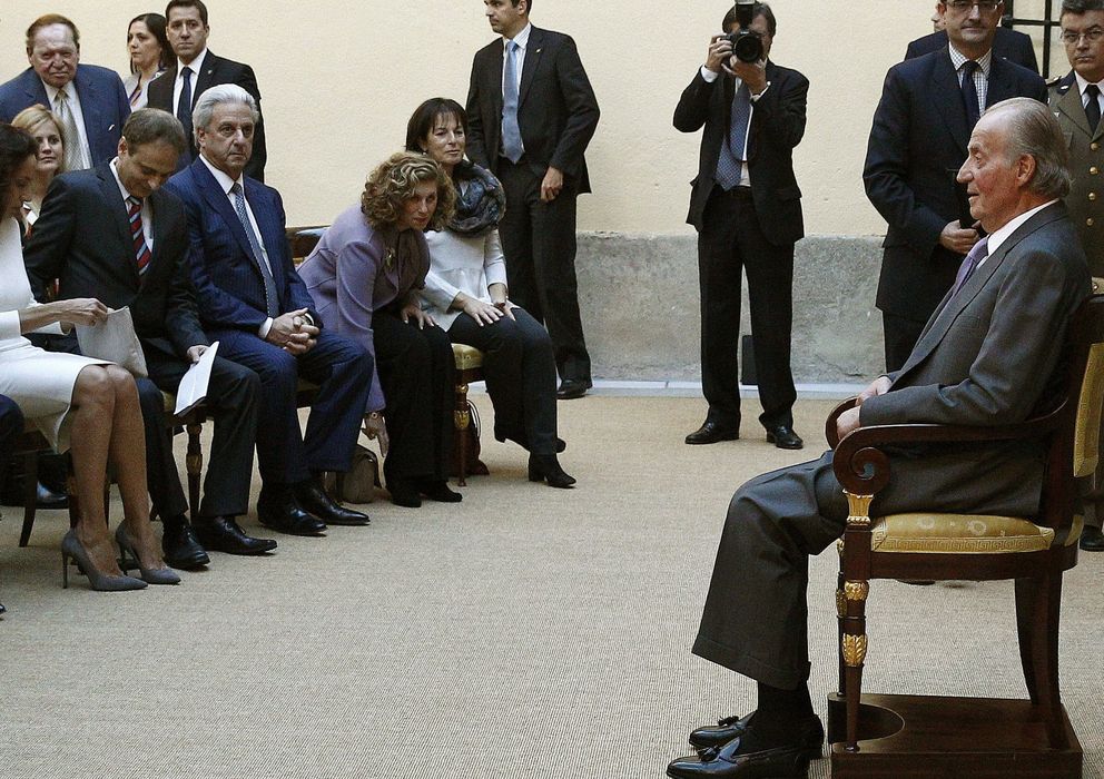 Foto: Adelson, arriba a la izquierda, en la recepción que el Rey hizo ayer a la Fundación Keren Hayesod-United Israel Appeal. (EFE)