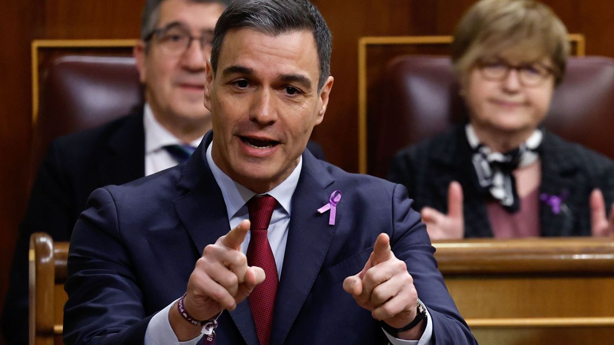 Sánchez pone en marcha una ofensiva para vincular a Feijóo con la corrupción  