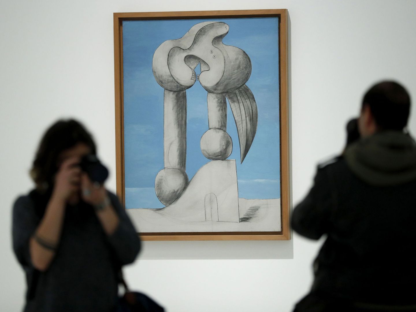 Obra de Picasso 'Figuras al borde del mar', en el Museo Reina Sofía (EFE Chema Moya)