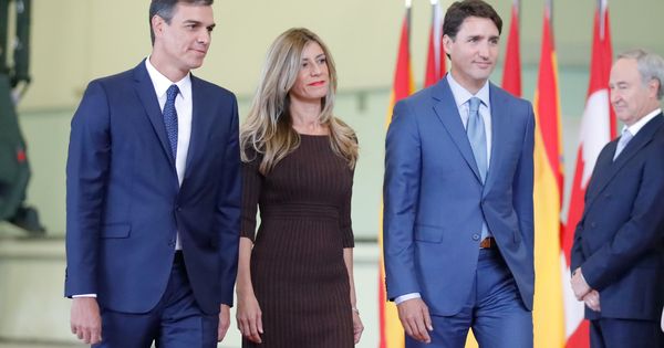 Foto: Gómez junto a Sánchez y Justin Trudeau. (Reuters)