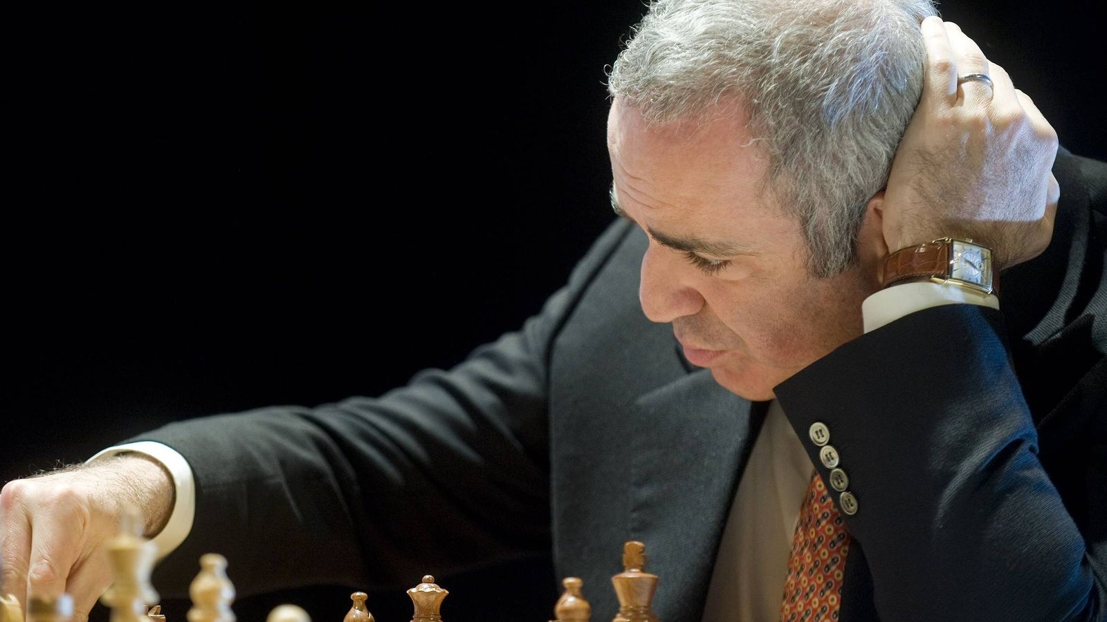 Foto: Kasparov, en su última partida contra Karpov en 2009 (EFE/Kai Försterling).