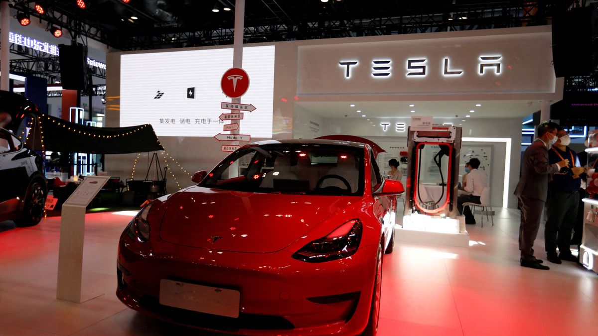 Tesla cae un 6,6% en bolsa: 'solo' vende 345.988 Model 3 y Model Y al faltar baterías 