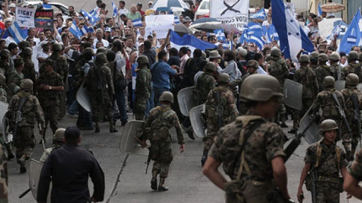 Más de 400 detenidos en Tegucigalpa por violar el toque de queda y participar en los disturbios