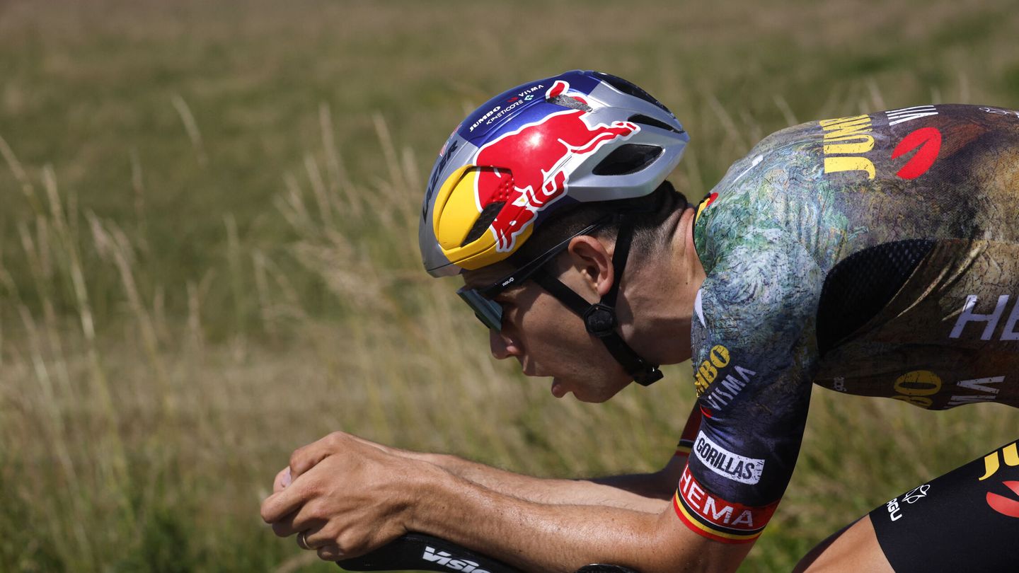 Van Aert, en una de las pruebas previas a que comience el Tour de Francia.(Reuters/Gonzalo Fuentes)