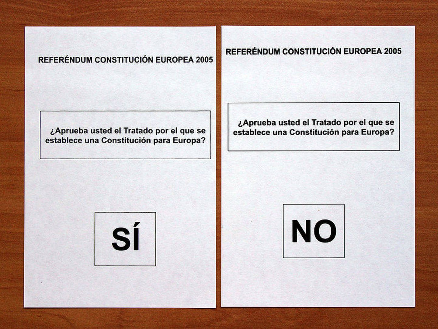 La primera vez que se experimentó con este tipo de elección en el país fue en 2005, aprovechando el referéndum planteado para aprobar o rechazar la Constitución Europea.