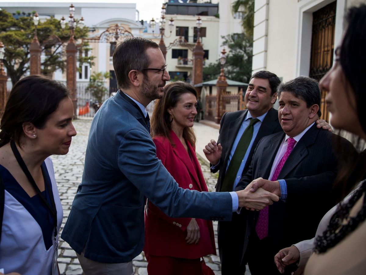 Foto: Javier Maroto (2i), portavoz del PP en el Senado; José Ignacio Echániz (3d), portavoz adjunto del PP en el Congreso. (EFE)