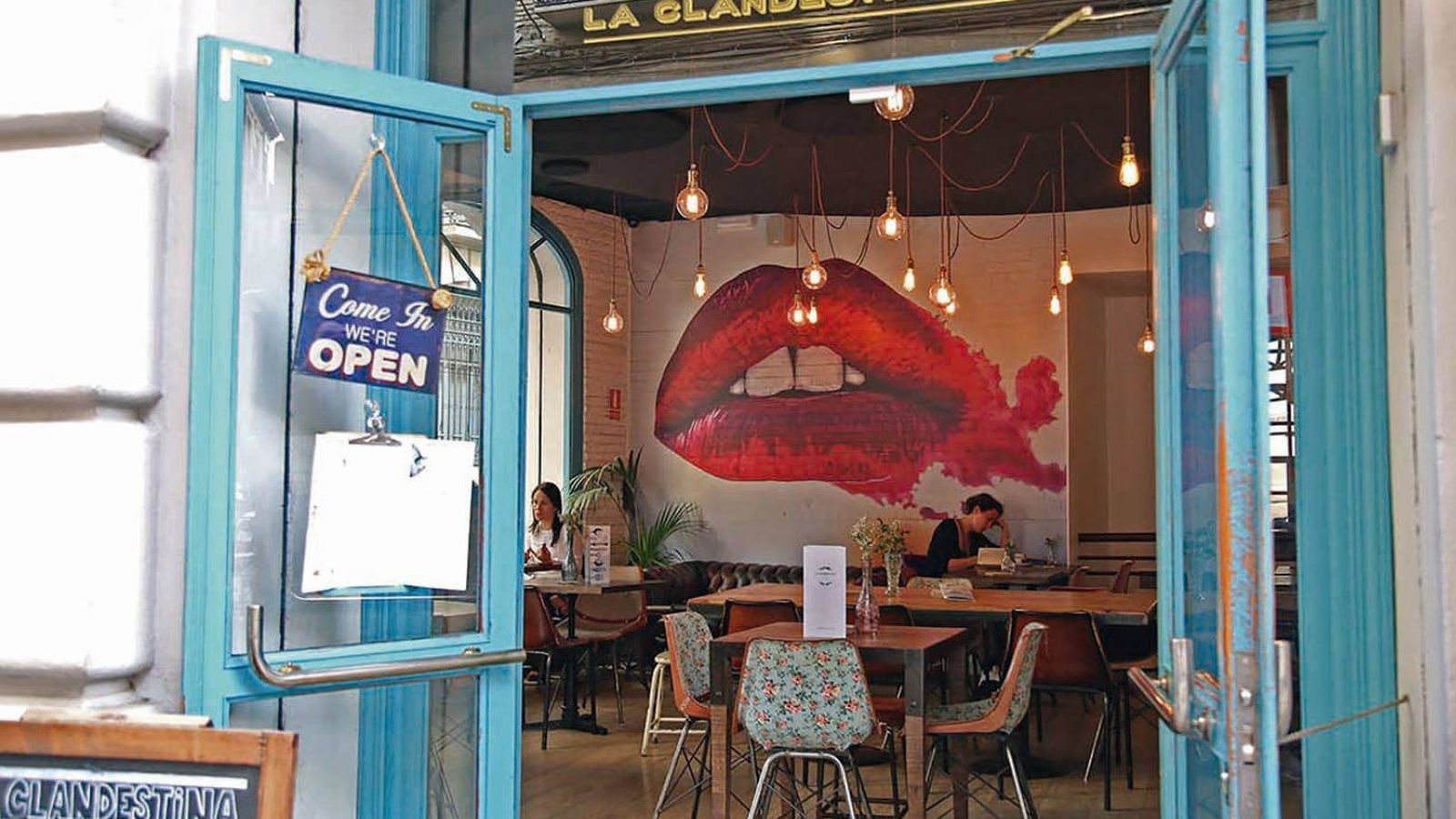 Foto: Rincones con encanto. Zaragoza despierta con lugares tan cool como La Clandestina Café. (Imagen: Cortesía Comecome Zaragoza)