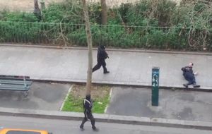 Se entrega en una comisaría uno de los sospechosos del ataque al 'Charlie Hebdo'