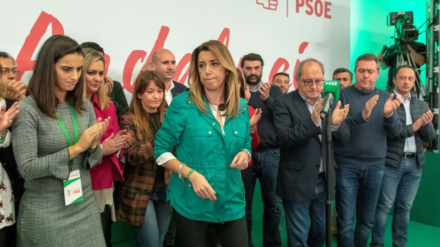 La candidata del PSOE-A a la presidencia de la Junta de Andalucía, Susana Díaz (c). (EFE)