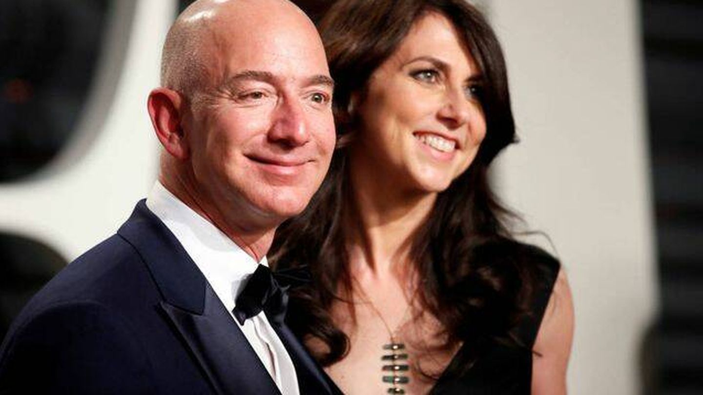 Jeff y MacKenzie Bezos. (Reuters)