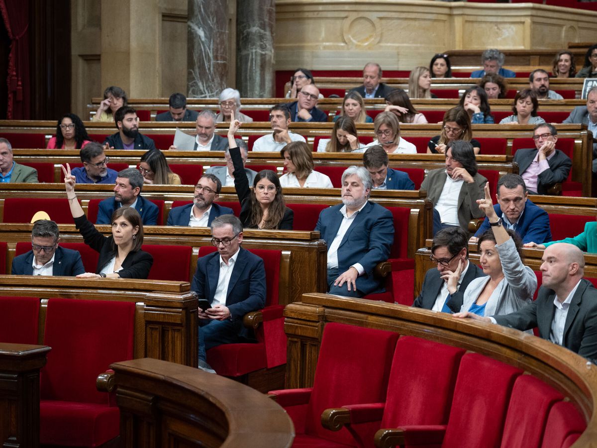 Foto: Diputados del Parlament en una votación. (Europa Press/David Zorrakino)