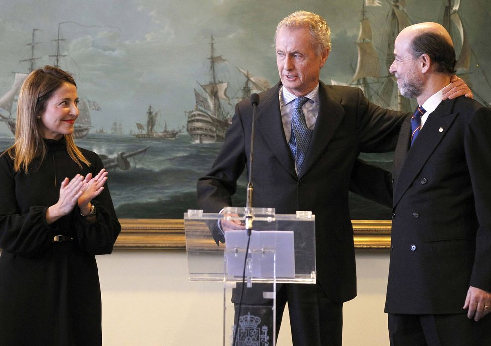 Foto: Morenés preside la toma de posesión de Argüelles como secretario de Estado de Defensa. (EFE)