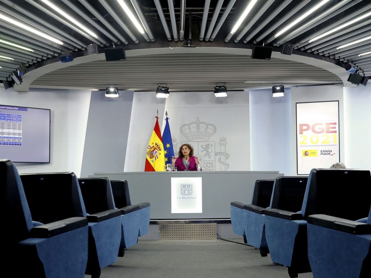 Foto: La ministra de Hacienda, María Jesús Montero, en rueda de prensa. (EFE)