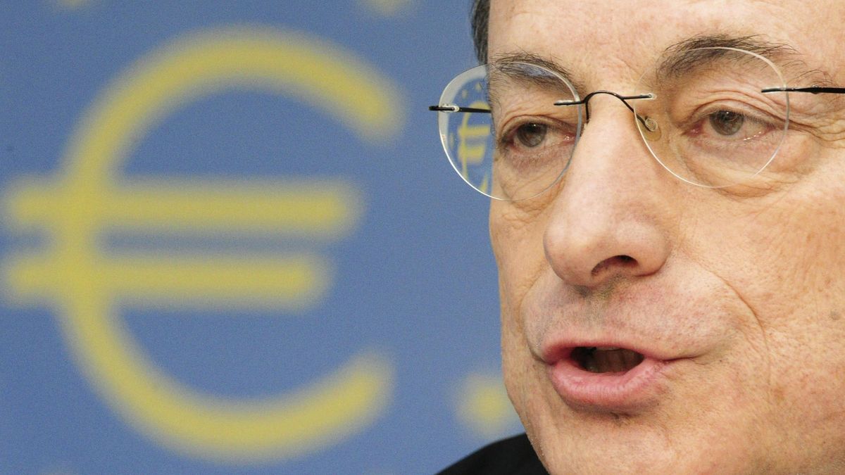 El euro alcanza su máximo contra el dólar en la 'era Draghi' y hace historia contra el rublo
