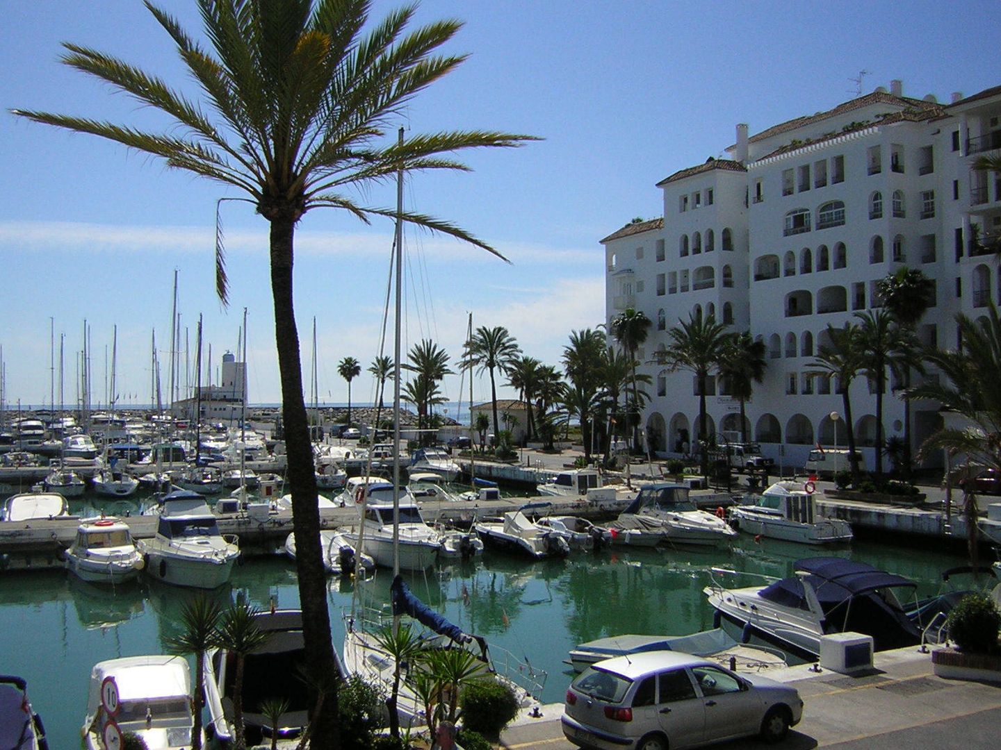 Puerto deportivo de Manilva, en Málaga. (Wikipedia)