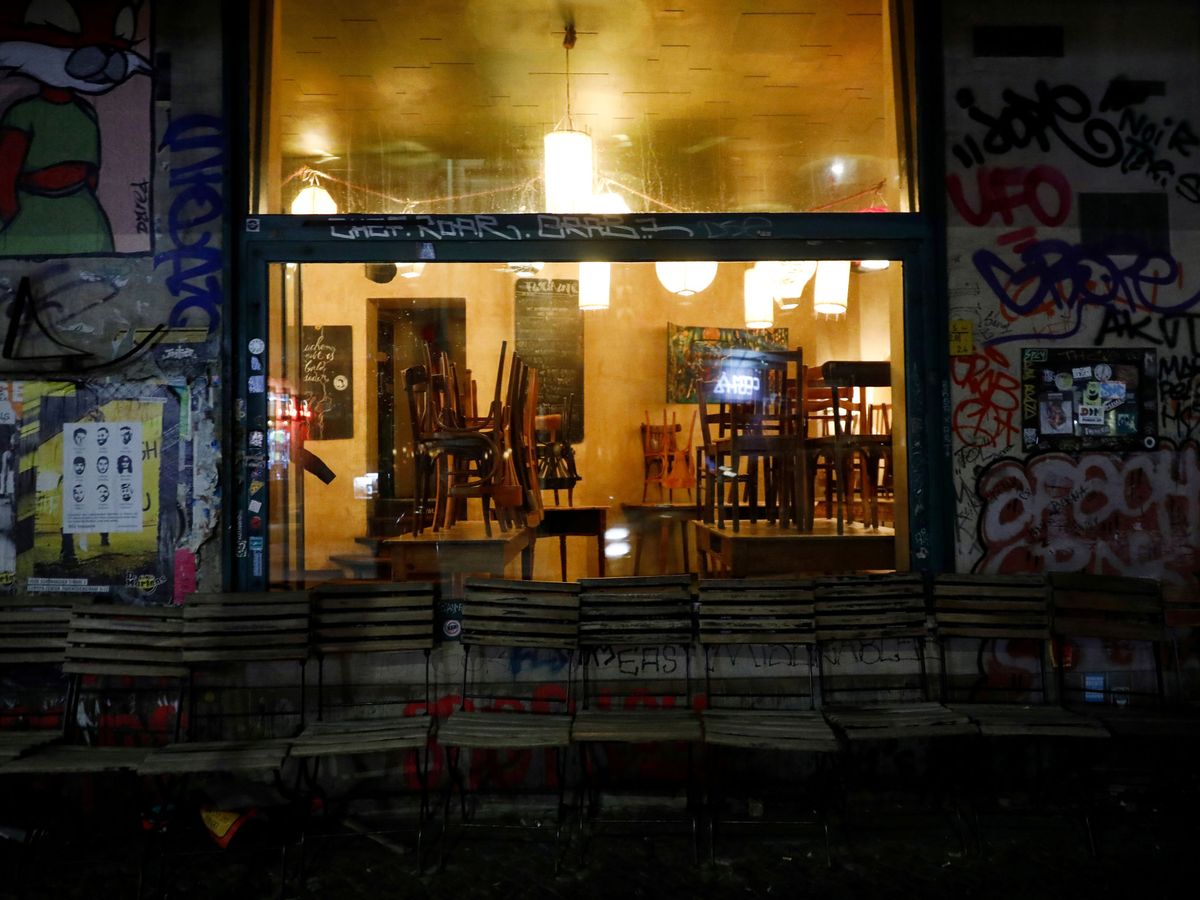 Foto: Un  bar cerrado en el distrito de Kreuzberg en Berlín. (Reuters)
