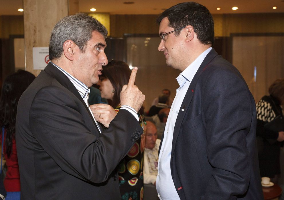 Foto: Villarrubia (i) y López, en un Comité Autonómico del PSCyL en 2013. (Efe)
