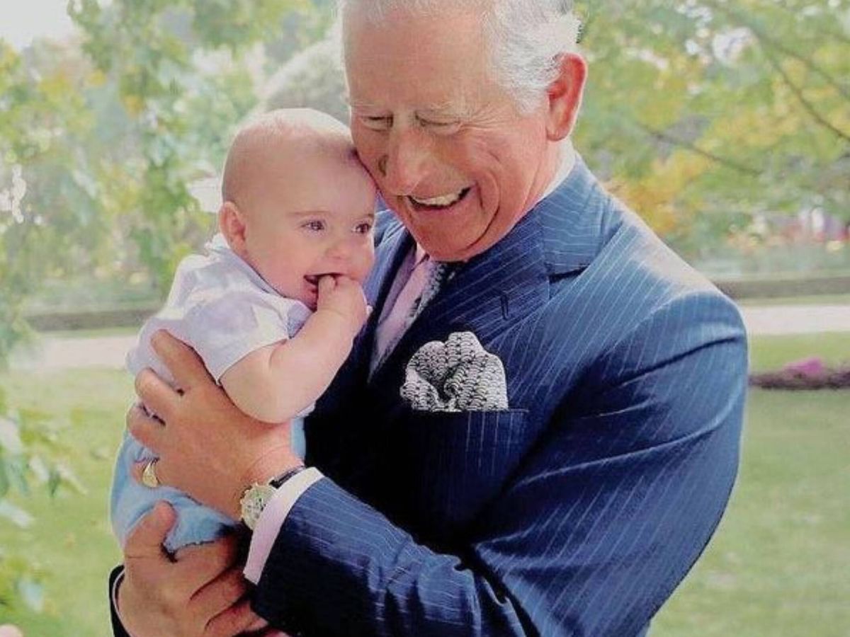 Foto: El rey Carlos III de Inglaterra, en una tierna imagen familiar. (Instagram/@chrisjackson)