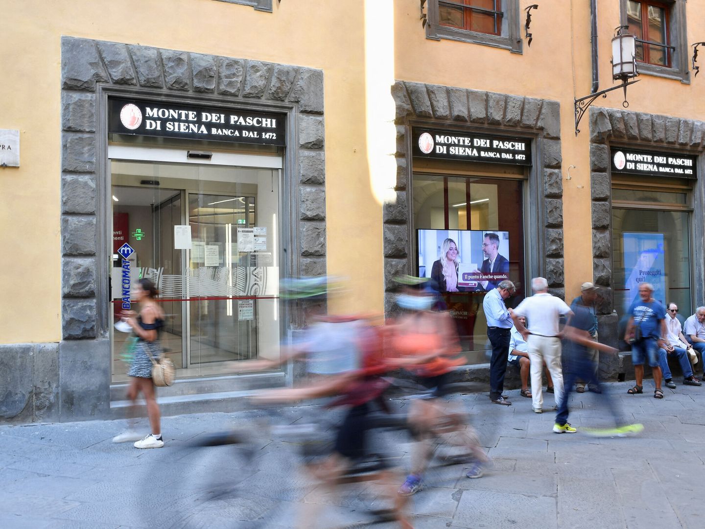 Oficina de Monte dei Paschi en Siena, una de los bancos más afectados. (Reuters/J. Lorenzini)