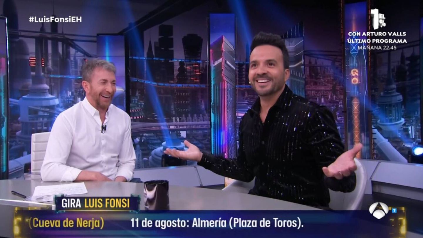 Pablo Motos entrevista a Luis Fonsi en 'El hormiguero'. (Atresmedia)