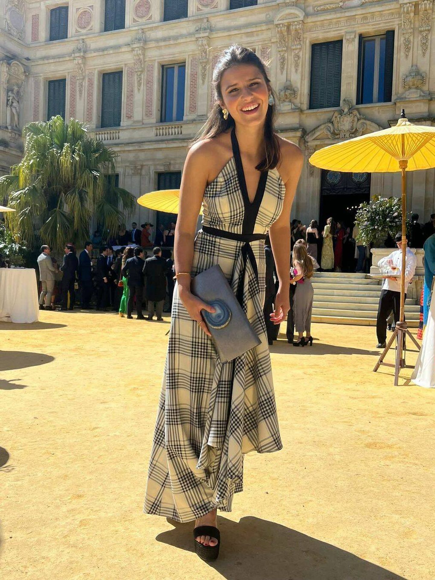 Tana Rivera, con un vestido de IQ.  (Instagram)