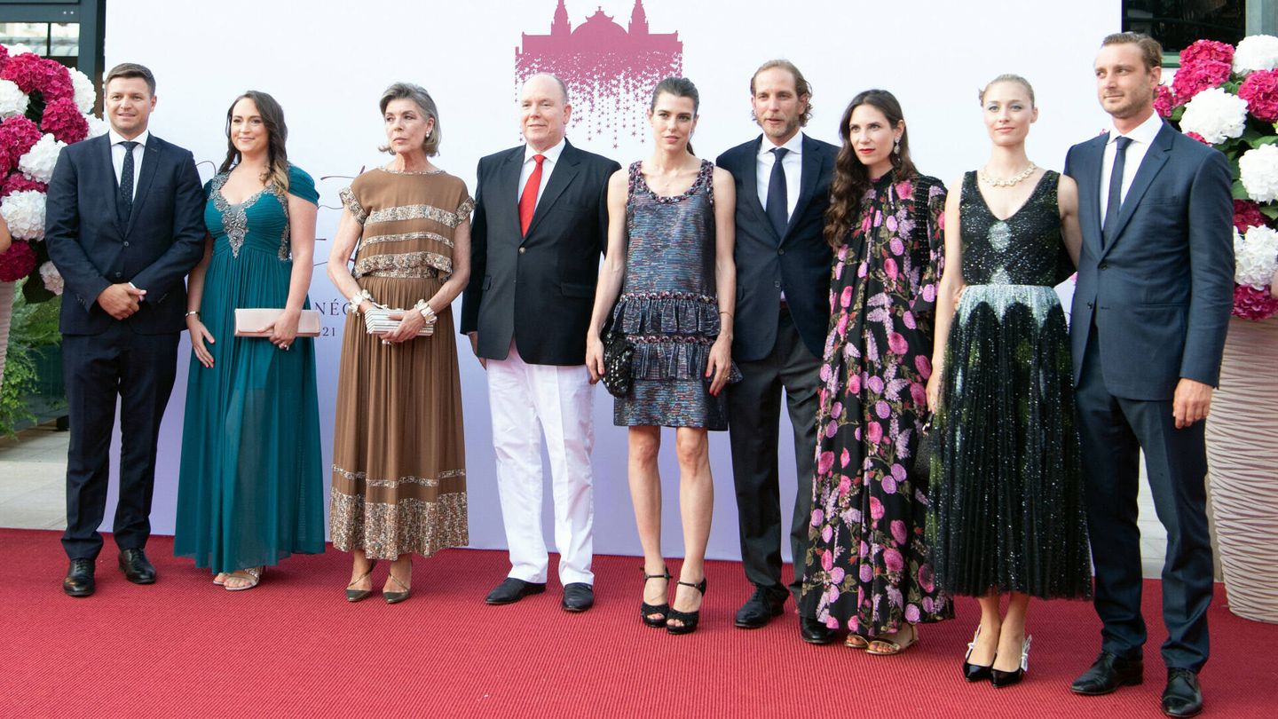 La familia real de Mónaco preside el concierto benéfico de la Cruz Roja. (Gtres)