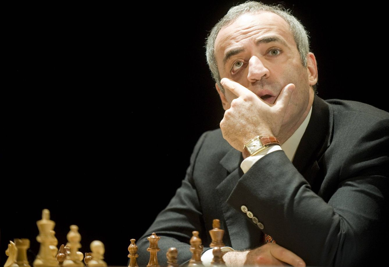Gary Kasparov, durante una partida en Valencia. (EFE)