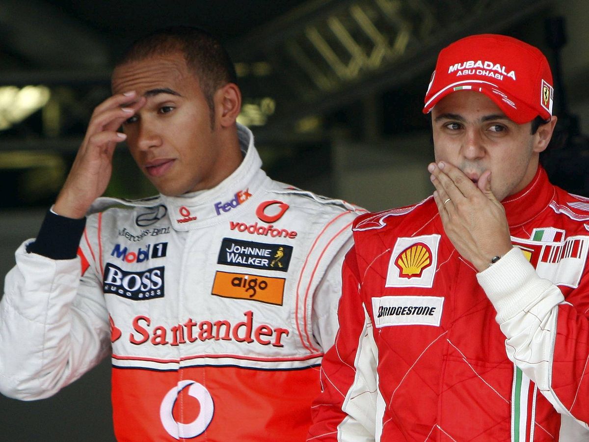 Foto: Felipe Massa y Lewis Hamilton en 2008. (EFE/Juan Carlos Cárdenas)
