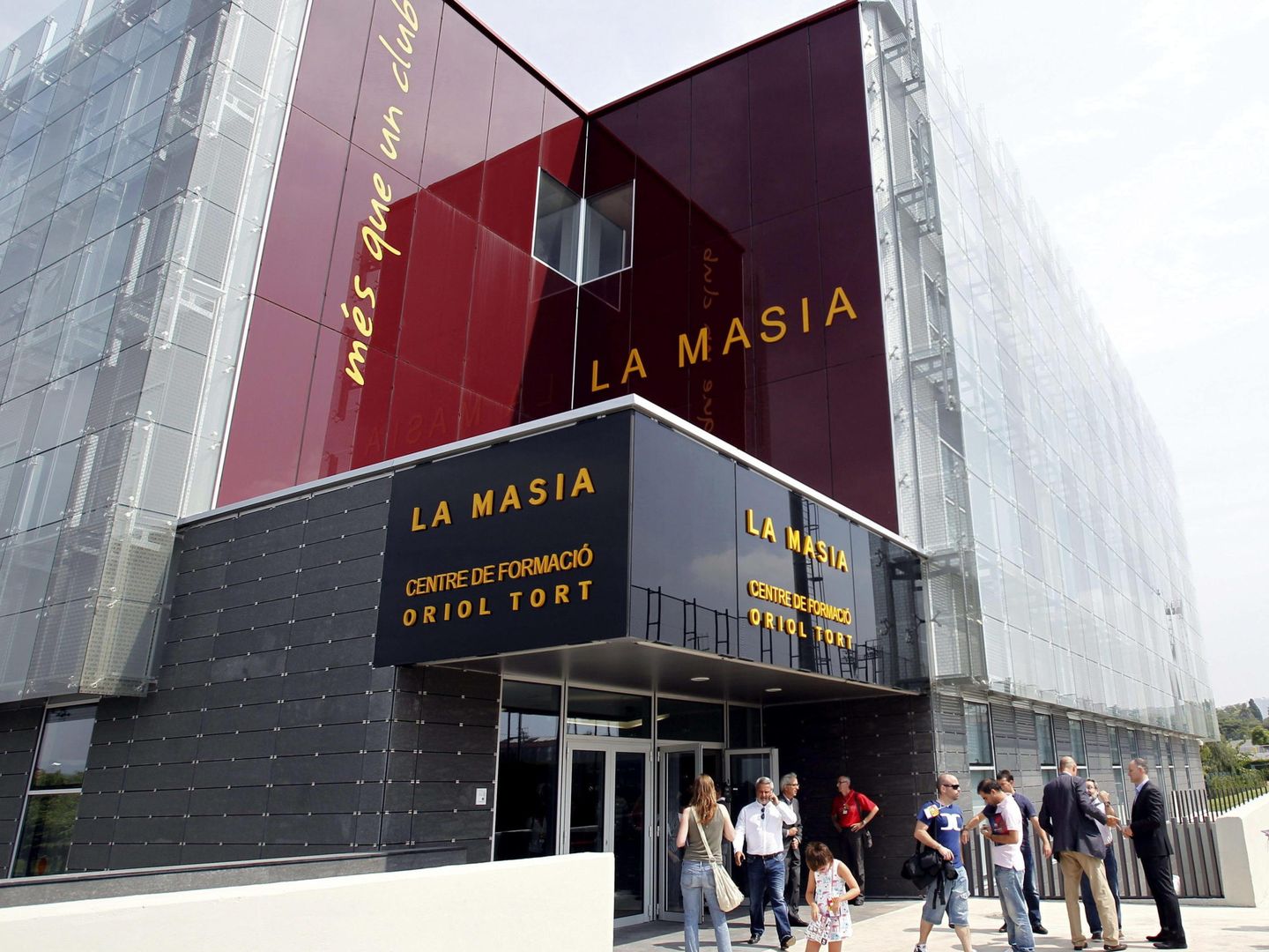 Edifico de La Masía, ubicada en la ciudad deportiva del Barça en Sant Joan Despí. (EFE)