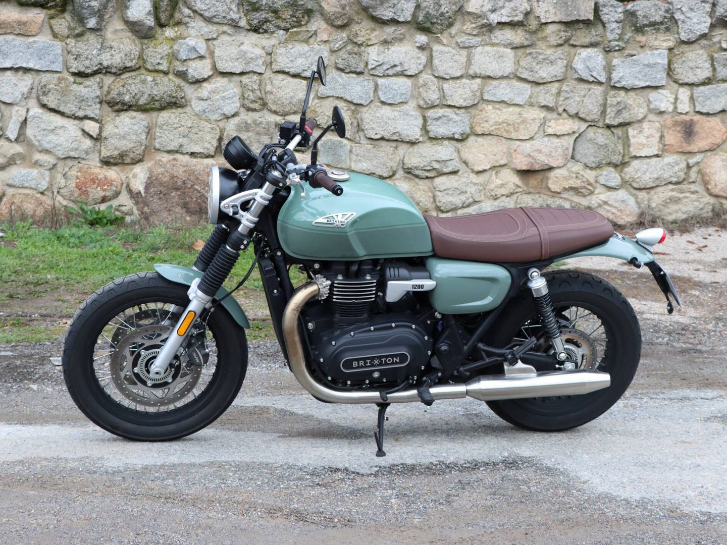 Estampa clásica, como una genuina moto británica, pero la Cromwell 1200 fue concebida en Austria y construida en Asia.

