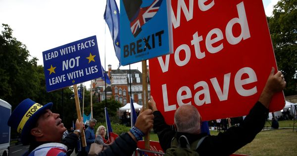 Foto: Manifestaciones en Londres pro y anti Brexit. (Reuters)